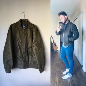 • AMERICAN RAG bomber •